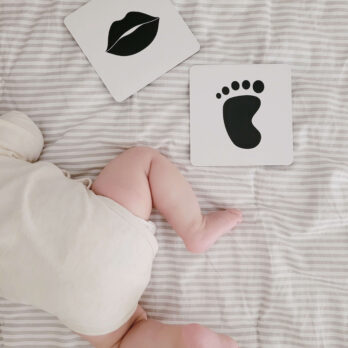 ασπρόμαυρες κάρτες για νεογέννητα μωρά