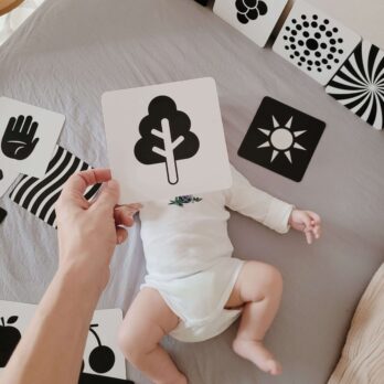 ασπρόμαυρες κάρτες για νεογέννητα